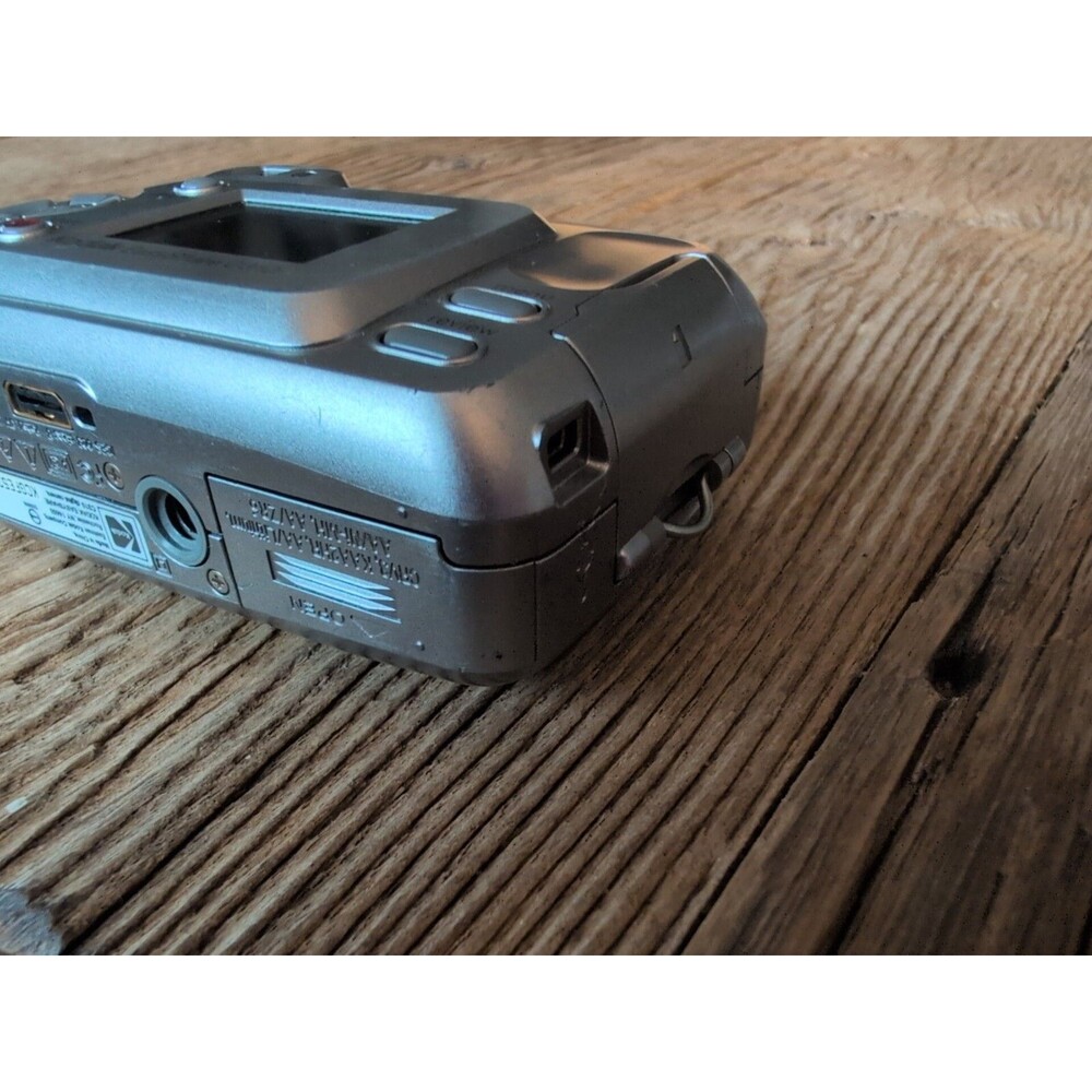 Kodak EasyShare C310 4.0MP 35mm Compact Digital Camera Parts Only Not Tested - Picture 15 of 16